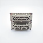 Connecteur d'alimentation robuste rectangulaire femelle 32 broches
