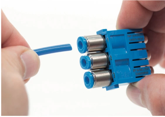Connecteurs robustes pour module pneumatique en métal 09140006350