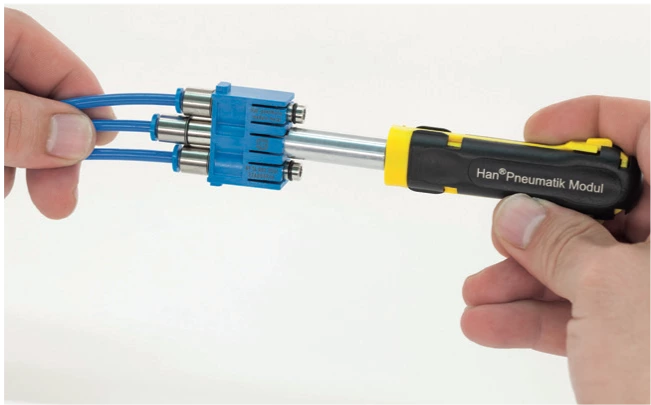 Connecteurs robustes pour module pneumatique en métal 09140006350